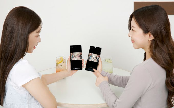 갤럭시 AI 기능 '포토 어시스트'의 '생성형 편집' 기능을 사용하는 모습. [사진=삼성전자]