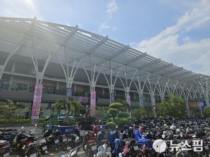 [베트남 호치민=뉴스핌] 서영욱 기자 = '2025 베트남 국제 프리미엄 소비재전'이 열린 베트남 호치민 SECC 전시장 2025.06.05 syu@newspim.com