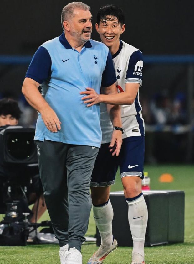 [서울=뉴스핌] 장환수 스포츠전문기자= 토트넘 손흥민(왼쪽)과 안지 포스테코글루 감독. [사진=손흥민] 2025.06.07 zangpabo@newspim.com