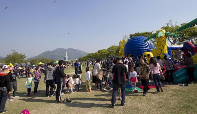 미사경정공원에서 열린 어린이날 행사에서 시민들이 즐거운 시간을 보내고 있다. [사진=국민체육진흥공단]