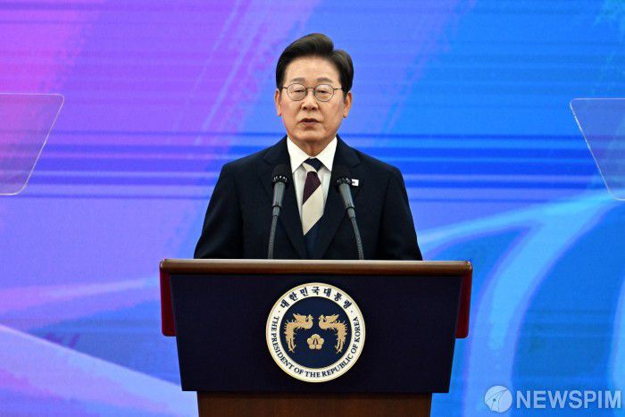 [서울=뉴스핌] 국회사진기자단 = 이재명 대통령이 4일 오전 서울 여의도 국회의사당에서 열린 제21대 대통령 취임선서에서 취임사를 하고 있다. 2025.06.04 pangbin@newspim.com