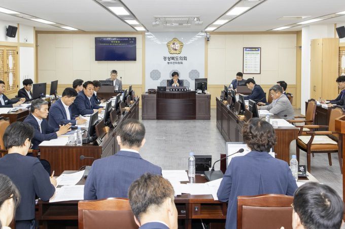 경북도의회 농수산위원회가 10~11일 제356회 정례회서 2024회계연도 결산안을 심의하고 있다.[사진=경북도의회]2025.06.12 nulcheon@newspim.com
