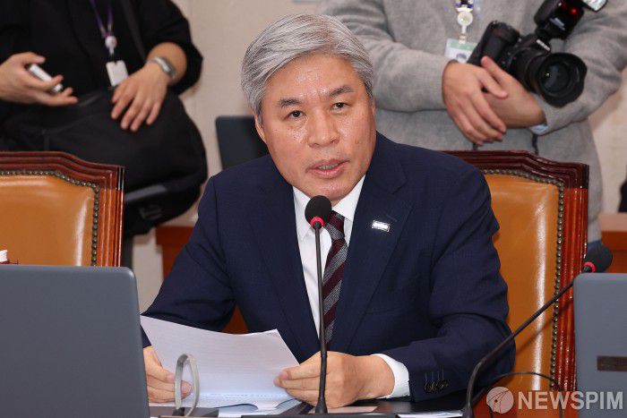 [서울=뉴스핌] 이형석 기자 = 서왕진 조국혁신당 의원이 12일 오후 서울 여의도 국회에서 열린 산업통상자원중소벤처기업위원회 전체회의에서 발언을 하고 있다. 2024.11.12 leehs@newspim.com