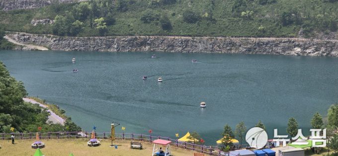 [동해=뉴스핌] 이형섭 기자 = 동해 무릉별유천지 청옥호. 2025.06.15 onemoregive@newspim.com