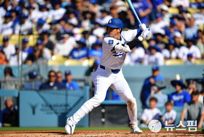 [로스앤젤레스 로이터=뉴스핌] 장환수 스포츠전문기자= LA 다저스 오타니 쇼헤이가 16일 샌프란시스코와 홈경기에서 2회 타석에 섰다. 2025.06.16 zangpabo@newspim.com