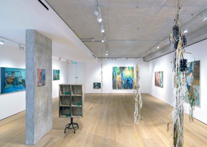 [서울=뉴스핌]이영란 미술전문기자=한국의 원앤제이 갤러리가 2023년에 런던 프리즈 No.9 코크 스트리트에서 개최한 한국작가 3인전 전경. 원앤제이는 아트바젤 바젤, 아트바젤 홍콩, 프리즈 런던 등에 참여하며 한국 현대미술을 적극적으로 소개했으나 사업성 악화로 지난 5월 잠정 휴업했다. 2025.06.16 art29@newspim.com