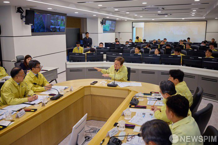 이재명 대통령이 12일 서울 서초구 한강홍수통제소에서 열린 수해 대비 현장 점검 회의에서 발언하고 있다. [사진=대통령실] 2025.06.12 photo@newspim.com