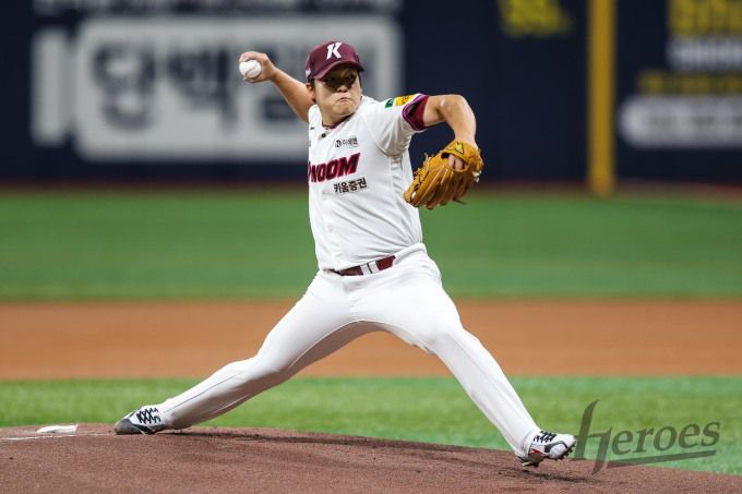 [고척=뉴스핌] 손지호 인턴기자 = 키움 히어로즈 박주성이 19일 SSG 랜더스와 경기에 선발 등판해 투구하고 있다. [사진=키움] 2025.06.19 thswlgh50@newspim.com