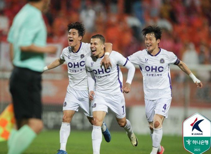 FC안양 마테우스(가운데). [사진=한국프로축구연맹]