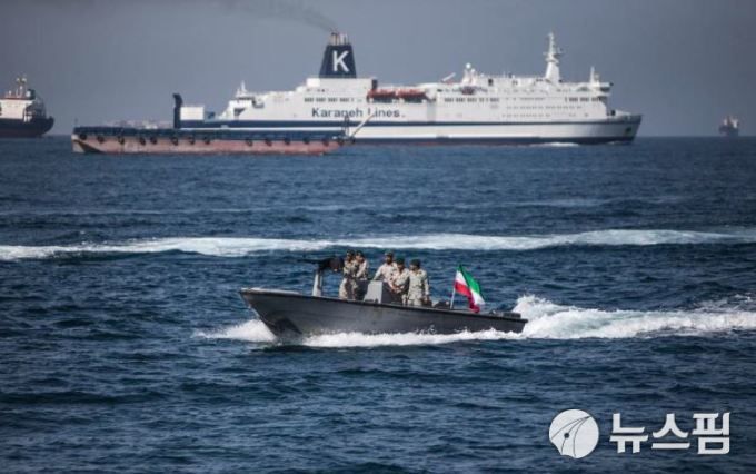 지난 2019년, 이란 병사들이 호르무즈 해협을 순찰하고 있는 모습 [사진=신화사 뉴스핌 특약]
