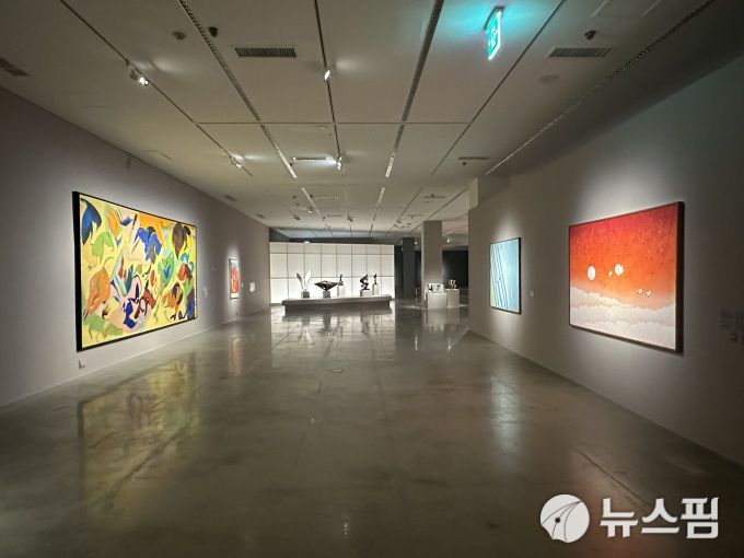 [서울=뉴스핌] 이지은 기자 = 국립현대미술관 과천관에서 열리는 MMCA 상설전: 한국근현대미술 II' 전시 전경. 2025.06.25 alice09@newspim.com