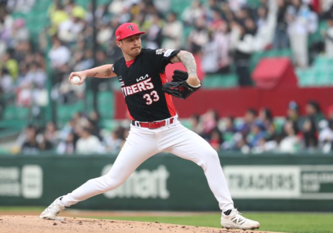 [서울=뉴스핌] KIA의 외국인 투수 아담 올러가 지난 5월 10일 문학 SSG와의 경기에서 역투하고 있다. [사진 = KIA] 2025.05.10 wcn05002@newspim.com