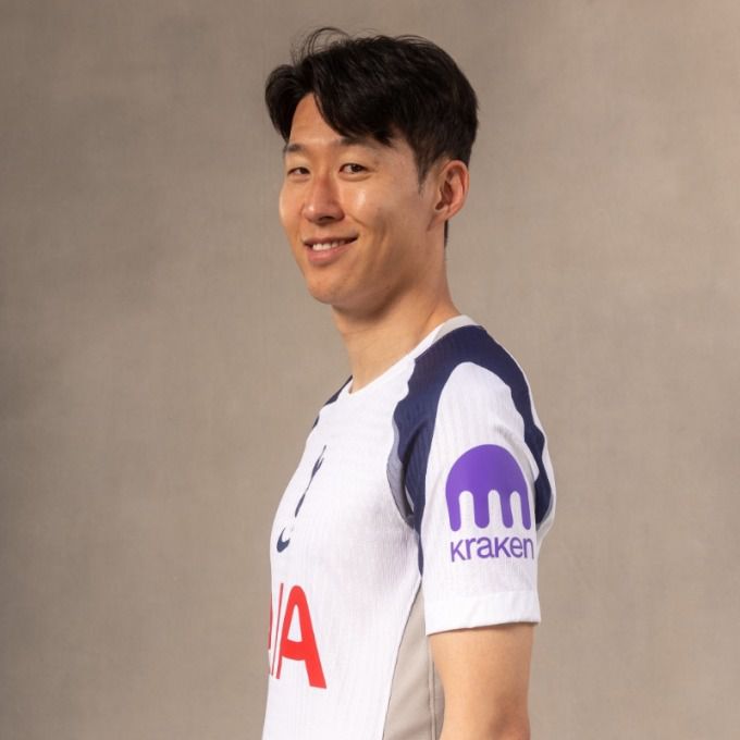 [서울=뉴스핌] 장환수 스포츠전문기자= 손흥민이 3일 토트넘 홋스퍼의 다음 시즌 새 유니폼을 입고 포즈를 취했다. [사진=토트넘] 2025.06.04 zangpabo@newspim.com