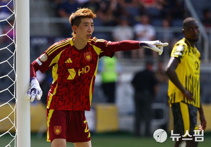 [신시내티 로이터 =뉴스핌] 박상욱 기자 = 수문장 조현우가 26일 FIFA 클럽월드컵 F조 조별리그 3차전에서 경기에 열중하고 있다. 2025.6.26 psoq1337@newspim.com