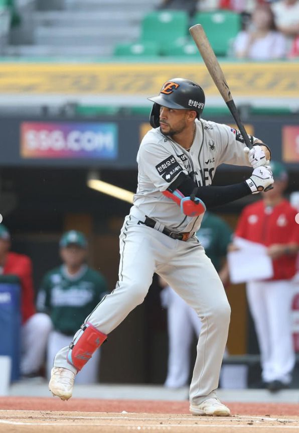 [서울=뉴스핌] 한화 루이스 리베라토가 28일 SSG와 인천 경기에서 타격에 임하고 있다. [사진=한화] 2025.06.28