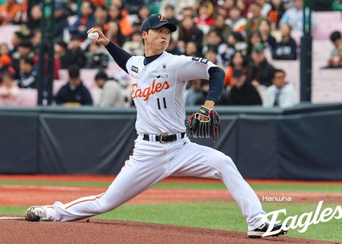 한화 선발 투수 엄상백. [사진=한화]