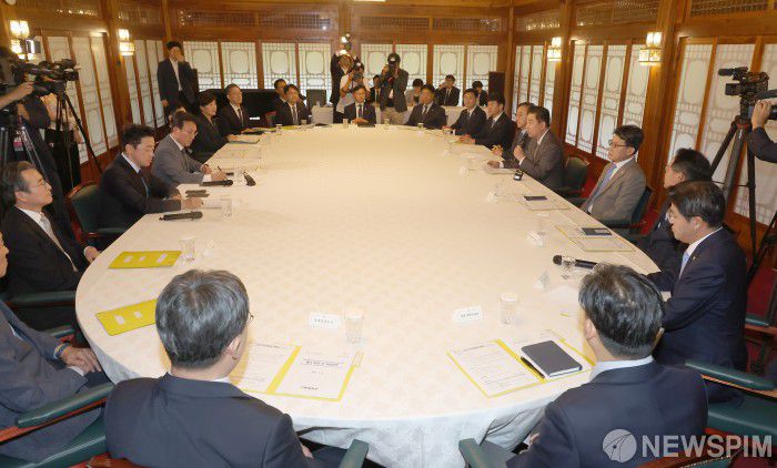 [서울=뉴스핌] 양윤모 기자 = 6일 서울 삼총동 총리공관에서 열린 제1차 고위당정협의회에서 김병기 더불머민주당 대표 직무대행 겸 원내대표가 발언하고 있다. [공동취재]  2025.07.06 yym58@newspim.com