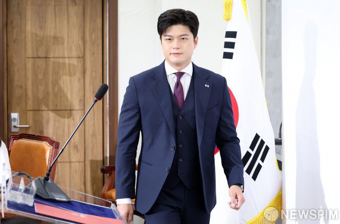 [서울=뉴스핌] 정일구 기자 = 김용태 국민의힘 비상대책위원장이 30일 오전 서울 여의도 국회에서 열린 '보수재건의 길' 퇴임 기자회견에 참석하고 있다. 2025.06.30 mironj19@newspim.com