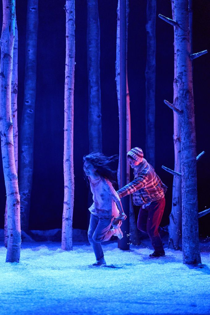 연극 '렛미인'의 한 장면. [사진=신시컴퍼니]