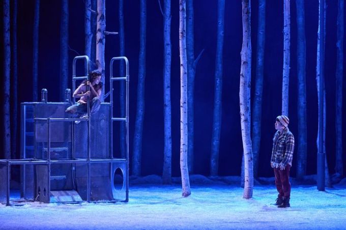 연극 '렛미인'의 한 장면. [사진=신시컴퍼니]