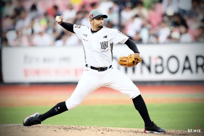 윌리엄 쿠에바스. [사진 = kt]