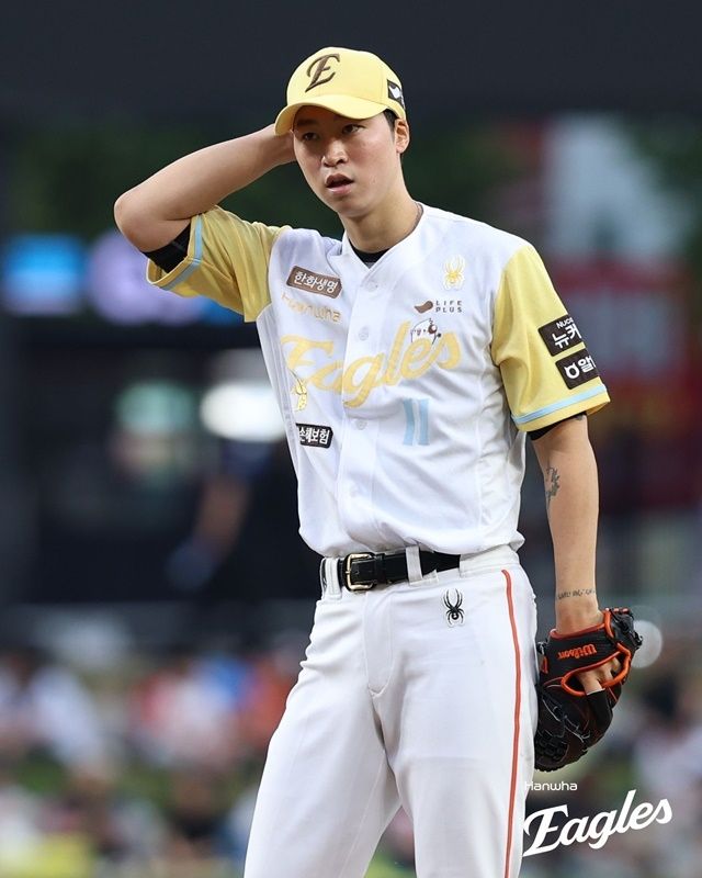 [서울=뉴스핌] 지난 5월 15일 선발투수로 나선 한화의 엄상백이 2이닝 5실점으로 무너졌다. [사진 = 한화] 2025.05.15 wcn05002@newspim.com