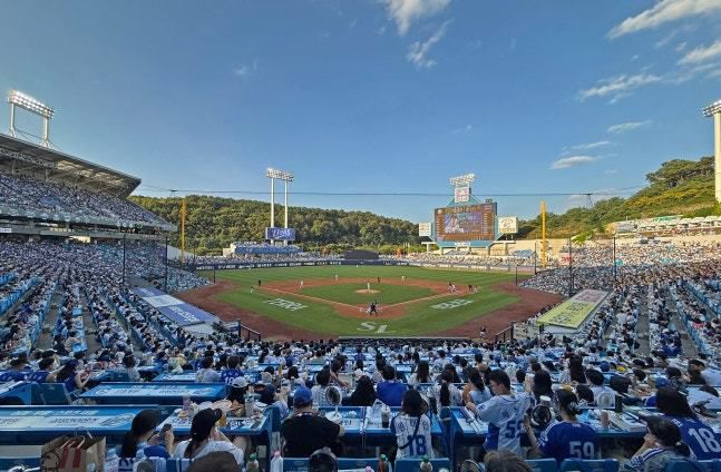 [서울=뉴스핌] 손지호 기자 = 삼성 팬들이 홈 경기장인 대구 삼성 라이온즈파크에 가득 들어찬 모습. [사진=삼성] 2025.07.11 thswlgh50@newspim.com
