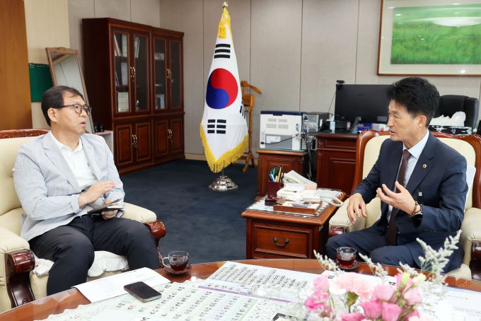 이양섭 충북도의회 의장이 취임 1년을 맞아 뉴스핌과 인터뷰를 하고 있다. [사진=충북도의회]  2025.07.11 baek3413@newspim.com