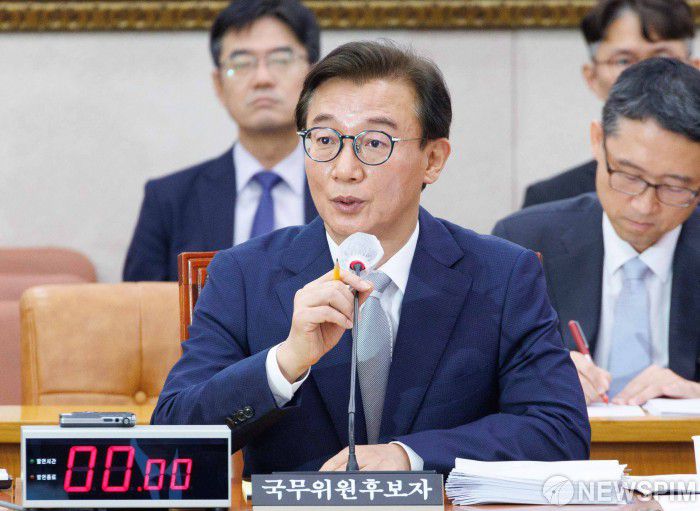 [서울=뉴스핌] 윤창빈 기자 = 전재수 해양수산부 장관 후보자가 14일 오전 서울 여의도 국회 농림축산식품해양수산위원회 전체회의에서 열린 인사청문회에서 의원 질의에 답변하고 있다. 2025.07.14 pangbin@newspim.com