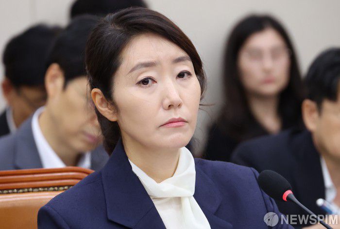 [서울=뉴스핌] 정일구 기자 = 강선우 여성가족부 장관 후보자가 14일 오전 서울 여의도 국회 여성가족위원회에서 열린 인사청문회에서 의원 질의를 경청하고 있다. 2025.07.14 mironj19@newspim.com