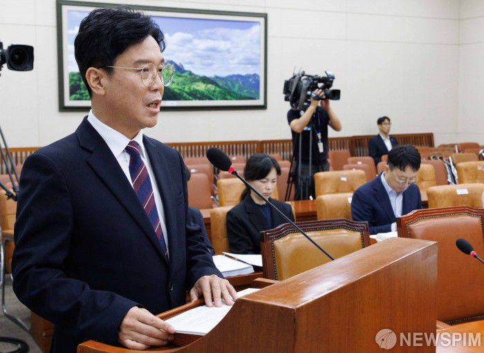 [서울=뉴스핌] 윤창빈 기자 = 김영훈 고용노동부 장관 후보자가 16일 오전 서울 여의도 국회에 환경노동위원회 전체회의에서 열린 인사청문회에서 모두발언을 하고 있다. 2025.07.16 pangbin@newspim.com