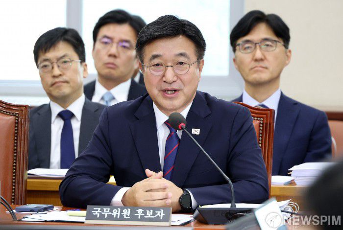 [서울=뉴스핌] 정일구 기자 = 윤호중 행정안전부 장관 후보자가 18일 오전 서울 여의도 국회 행정안전위원회에서 열린 인사청문회에서 의원 질의에 답하고 있다. 2025.07.18 mironj19@newspim.com