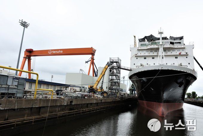 한화 필리십 야드 5 도크. [사진=한화 오션]