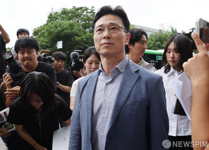 [서울=뉴스핌] 양윤모 기자 = 20일 순직해병 특검팀이 국군방첩사령부로부터 채상병 사고 당시 방첩사가 작성한 동향보고 자료를 확보한 것으로 전해진다. 사진은 임성근 전 해병대 1사단장이 지난 2일 오후 해병대원 순직 사건 관련 의혹을 수사하는 이명현 특별검사 사무실에 출석하는 모습. [공동취재]  2025.07.02 yym58@newspim.com