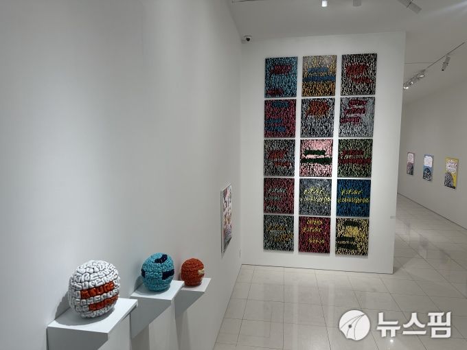 [서울=뉴스핌] 이지은 기자 = 배우 겸 작가 박기웅의 '퓨처 슈퍼히어로' 전시 전경. 2025.07.24 alice09@newspim.com