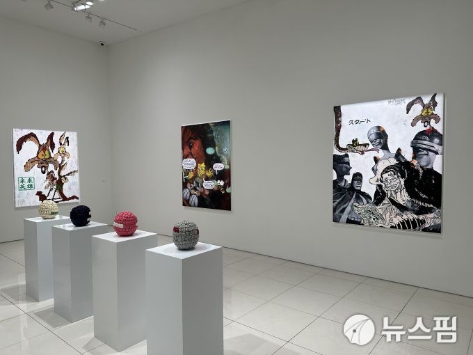 [서울=뉴스핌] 이지은 기자 = 배우 겸 작가 박기웅의 '퓨처 슈퍼히어로' 전시 전경. 2025.07.24 alice09@newspim.com