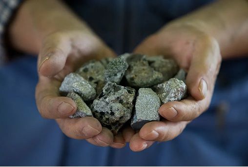 희토류 광석 [사진=블룸버그]