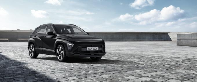 현대자동차가 대표 스포츠유틸리티차량(SUV) 싼타페와 투싼의 연식변경 모델 '2026 싼타페', '2026 투싼'과 소형 SUV 코나의 신규 디자인 패키지인 '코나 블랙 익스테리어'를 7일 출시했다고 밝혔다. 사진은 코나 블랙 익스테리어. [사진=현대차]