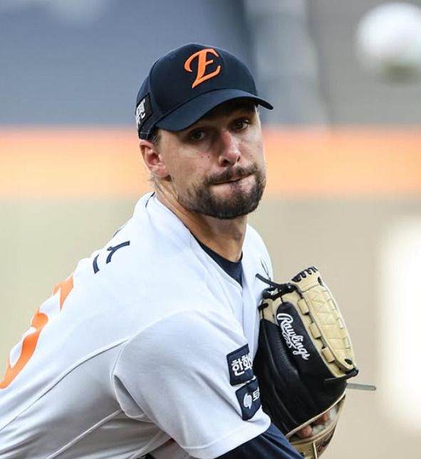 [서울=뉴스핌] 한화의 외국인 투수 라이언 와이스가 지난 13일 대전 롯데와의 경기에서 역투하고 있다. [사진 = 한화] 2025.08.14 wcn05002@newspim.com