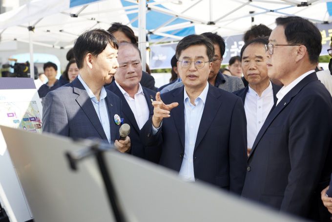 김동연 경기도지사가 양주 옥정신도시에 들어설 '혁신형 공공의료원' 건립과 관련해 "예비타당성조사(예타) 면제까지 검토하며 속도전을 펼치겠다"고 밝혔다. [사진=경기도]