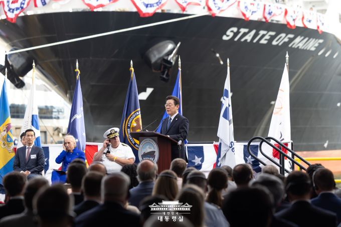 이재명 대통령이 지난 8월 26일(현지시간) 오후 한미 조선업 협력의 상징인 미국 필라델피아 한화오션 필리조선소에서 축사하고 있다. [사진=대통령실]