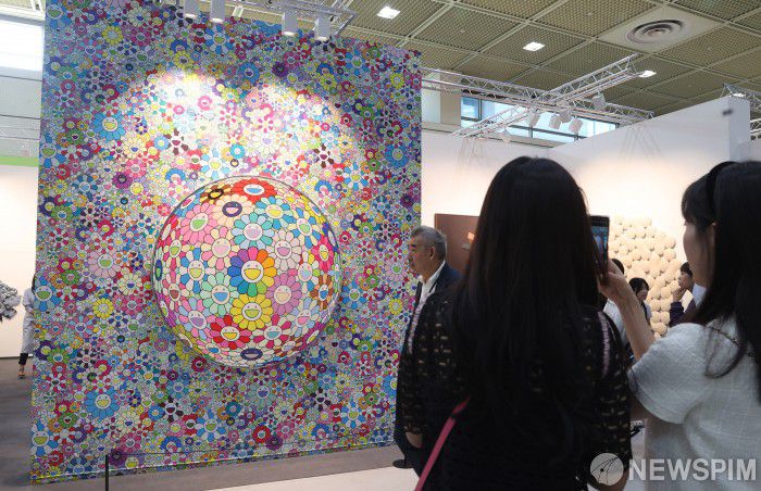 지난해 코엑스에서 열린 '키아프-프리즈 서울2024' 현장. [사진=뉴스핌DB]