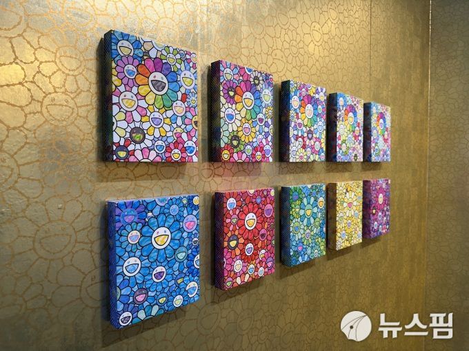 [서울=뉴스핌] 이지은 기자 = 3일 서울 강남구 코엑스에서 열린 '프리즈 서울'의 페로탕 부스. 페로탕에서 선보인 무라카미 타카시 작품이 모두 완판됐다. 2025.09.03 alice09@newspim.com