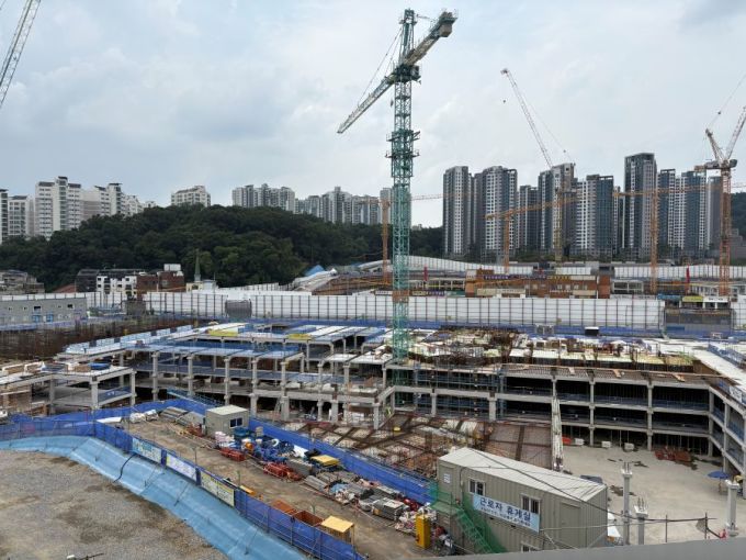 민간 아파트 공급 확대를 위해 정부가 인허가 제도 개선과 함께 자금 지원에 나선다. [사진=뉴스핌DB]