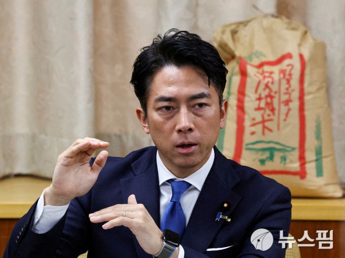 '포스트 이시바' 후보로 꼽히고 있는 고이즈미 신지로 일본 농림수산상 [사진=로이터 뉴스핌]