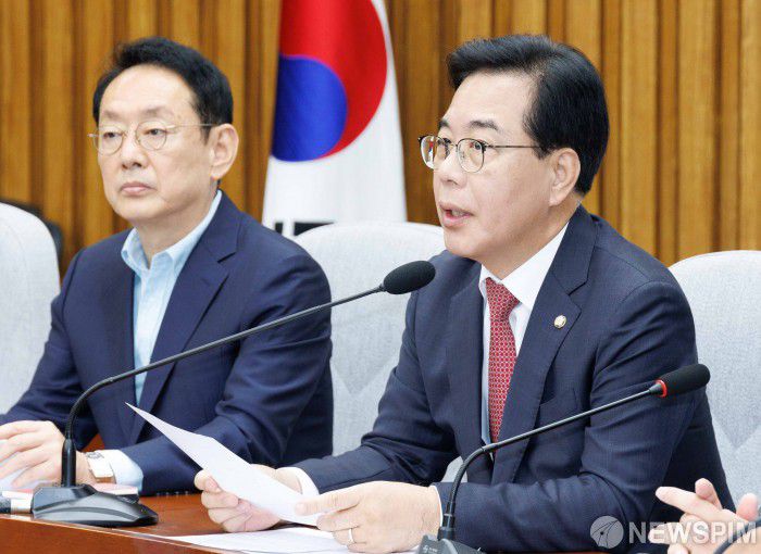 [서울=뉴스핌] 윤창빈 기자 = 송언석 국민의힘 원내대표가 9일 오전 서울 여의도 국회에서 열린 원내대책회의에서 모두발언을 하고 있다. 2025.09.09 pangbin@newspim.com