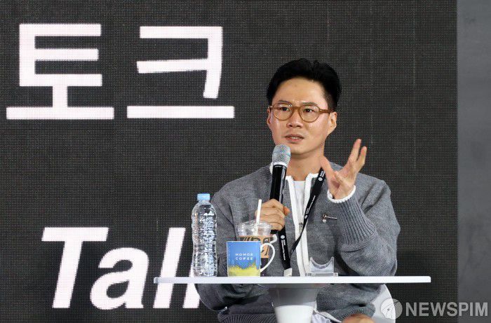 [부산=뉴스핌] 최지환 기자 = 엉화 '프로젝트 Y' 이환 감독이 18일 부산 해운대구 영화의전당에서 열린 제30회 부산국제영화제(BIFF) 오픈토크 행사에서 발언하고 있다. 2025.09.18 choipix16@newspim.com