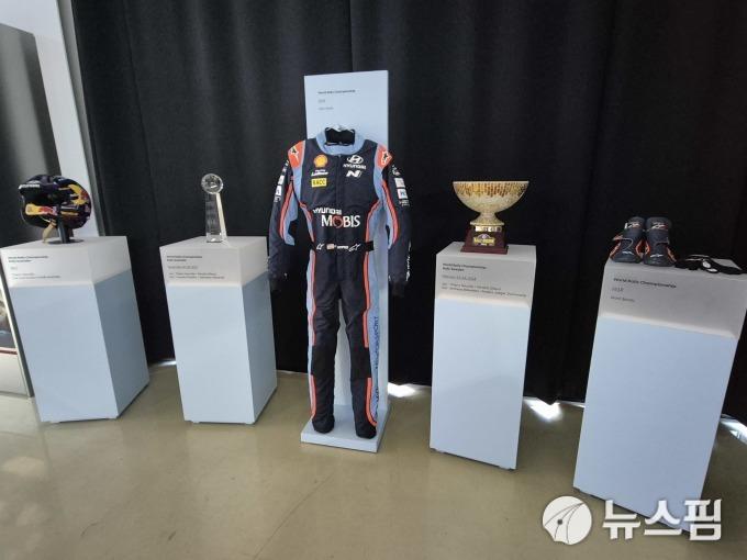 [의왕=뉴스핌] 김승현 기자 = 경기 의왕시에 위치한 현대차 고성능 브랜드 'N 아카이브'에 전시된 성과들. 2025.09.18 kimsh@newspim.com