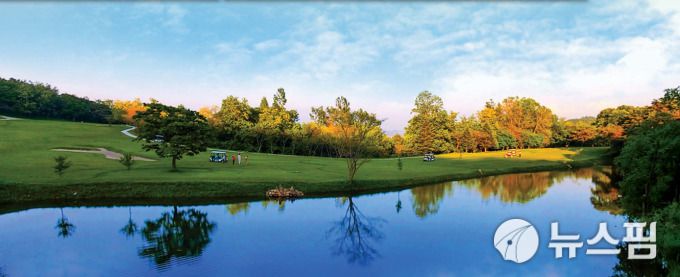 [서울=뉴스핌] 이영종 통일전문기자 =  평양에서 30km 떨어진 남포시 태성호 주변에 조성된 평양골프장. 1987년 문을 열었고 18홀 코스에 클럽하우스와 골프텔 등이 작춰져 있다. [사진=평양골프장] 2025.09.23 yjlee@newspim.com