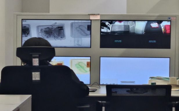 엑스레이(X-ray) 활용 수하물 검역 모습. [사진=농림축산검역본부] 2025.09.21 plum@newspim.com